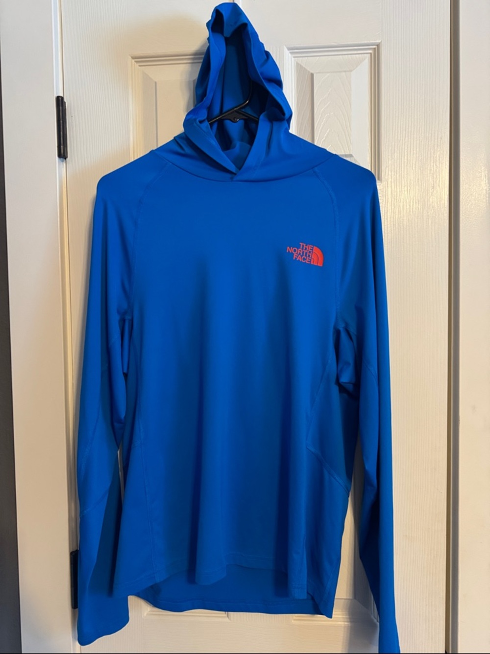 Men’s The North Face ultralight breathable hoodie (men’s small ) fits like a M